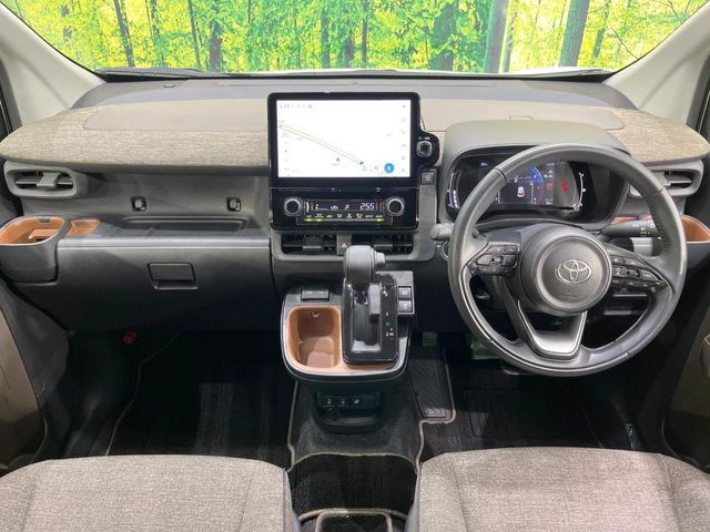 Toyota Sienta 2