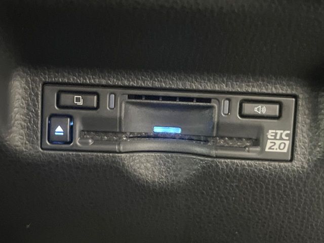 Toyota Sienta 5