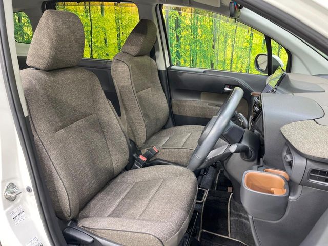 Toyota Sienta 8