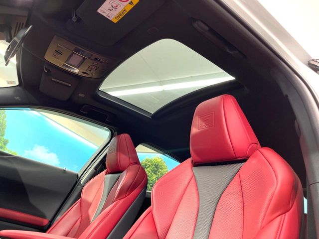 Lexus UX 6