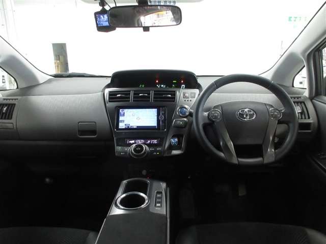 Toyota Prius α 8