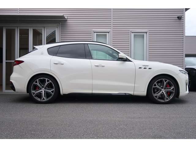 Maserati Levante 11