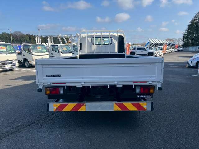Isuzu Elf 6