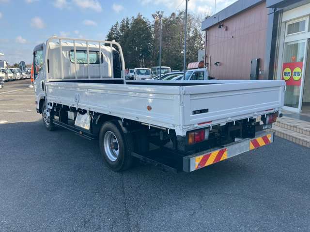 Isuzu Elf 7