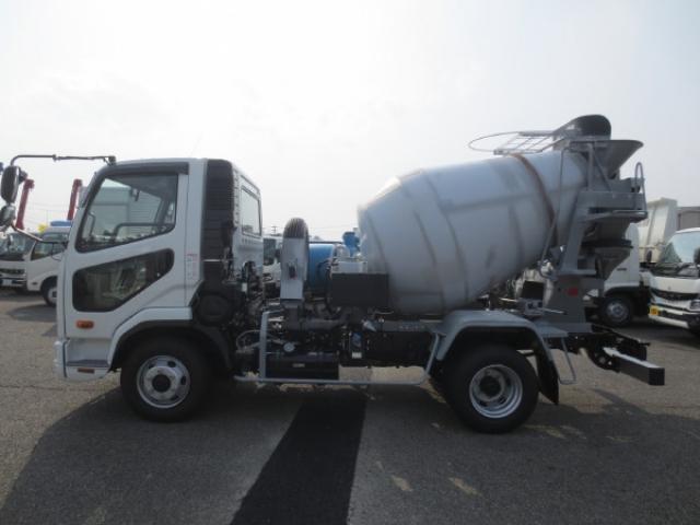 Mitsubishi Fuso Fighter 9