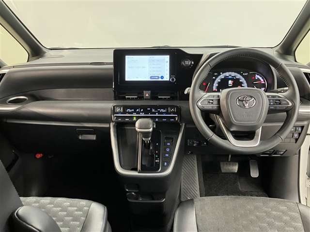 Toyota Voxy 7