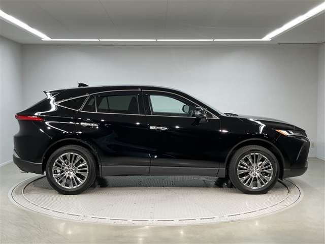 Toyota Harrier 3
