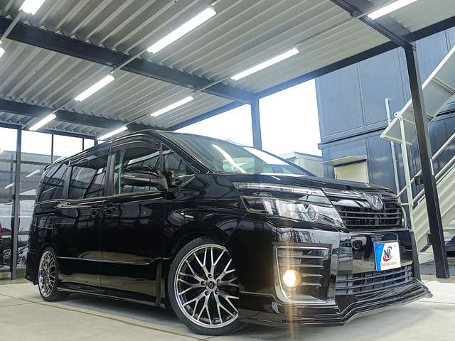 Toyota Voxy 12