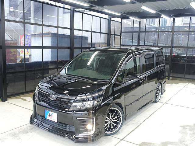 Toyota Voxy 4