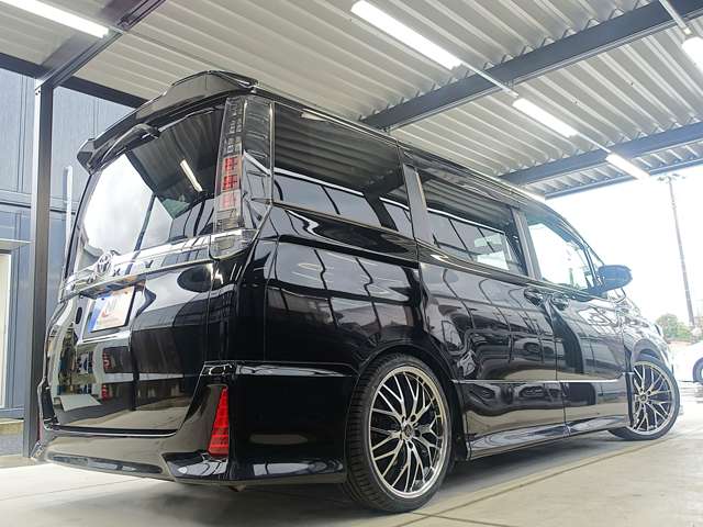 Toyota Voxy 7