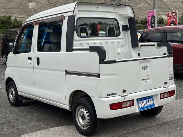 Daihatsu Hijet Deck Van 11