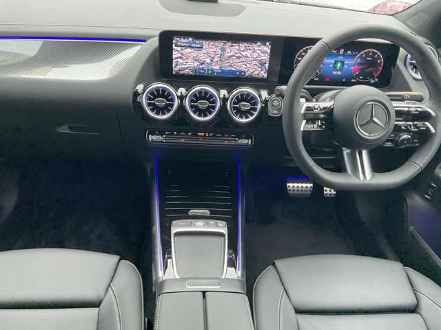 Mercedes-Benz GLA-Class 11