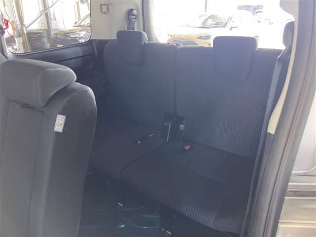 Toyota Noah 11