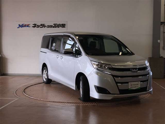 Toyota Noah 4