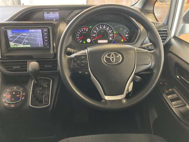 Toyota Noah 7
