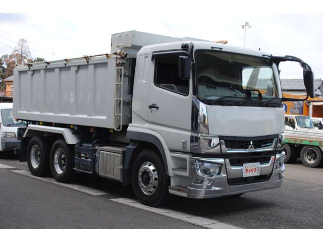 Mitsubishi Fuso Super Great 6