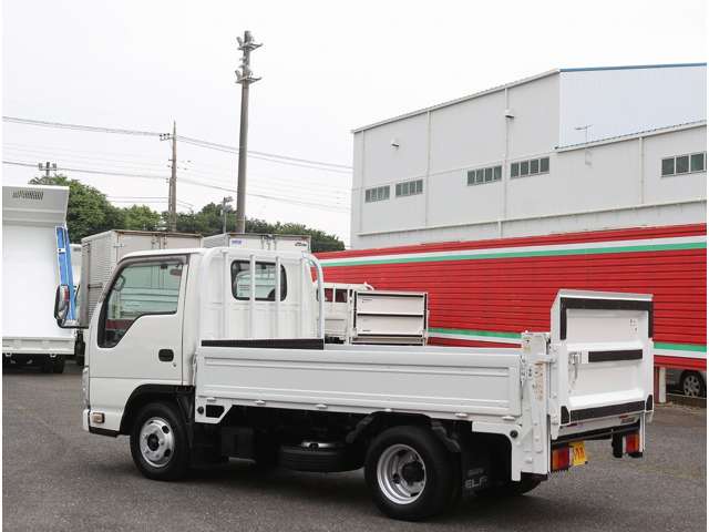 Isuzu Elf 11