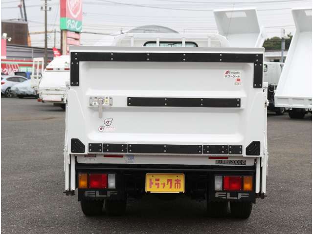 Isuzu Elf 10