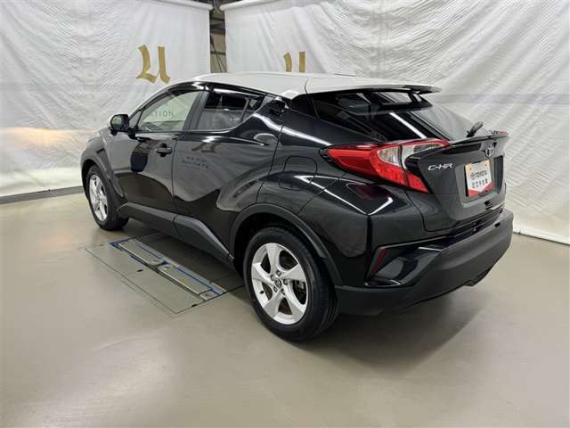 Toyota C-HR 6