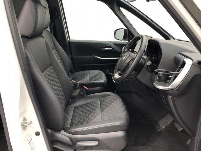 Toyota Voxy 11