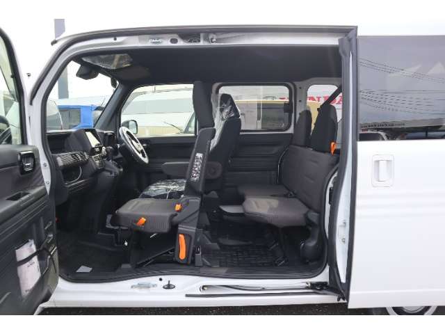 Honda N-VAN 9