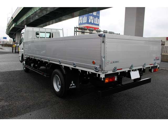 Mitsubishi Fuso Canter 4