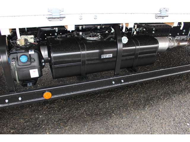 Mitsubishi Fuso Canter 7