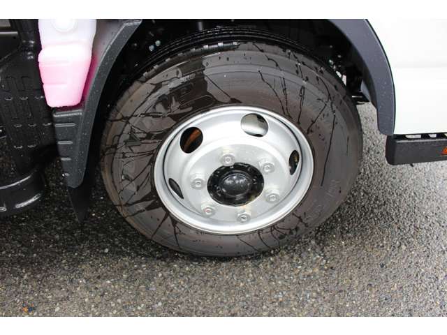 Mitsubishi Fuso Canter 9