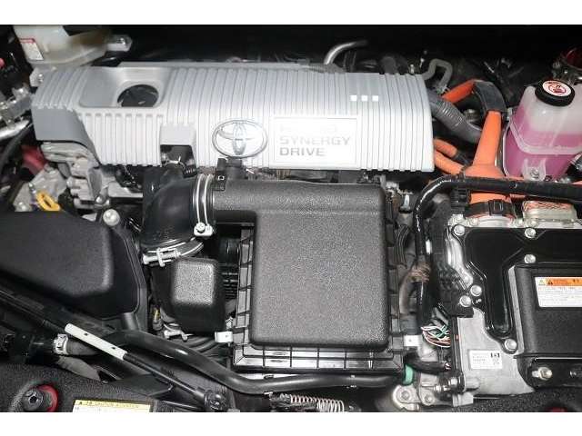 Toyota Prius α 4