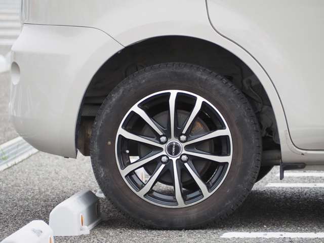 Toyota Sienta 12