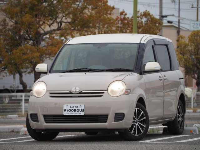 Toyota Sienta 5