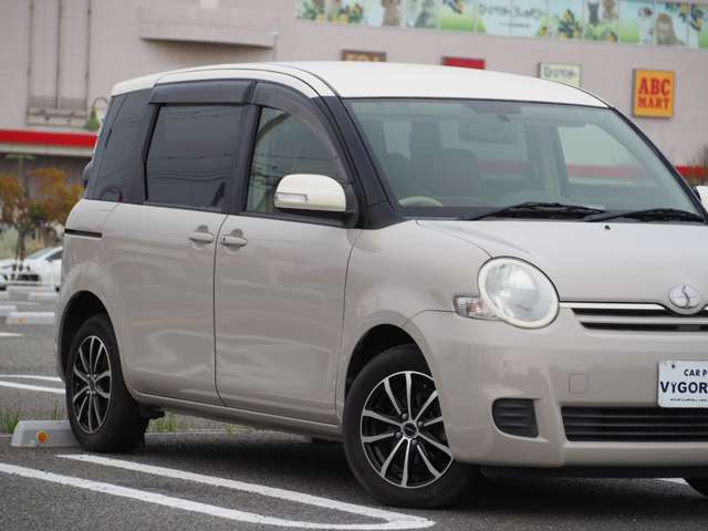 Toyota Sienta 6