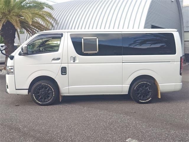 Toyota Hiace Van 5