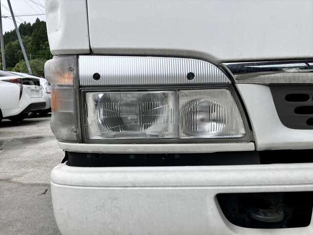 Isuzu Elf 12