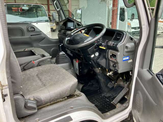 Isuzu Elf 4
