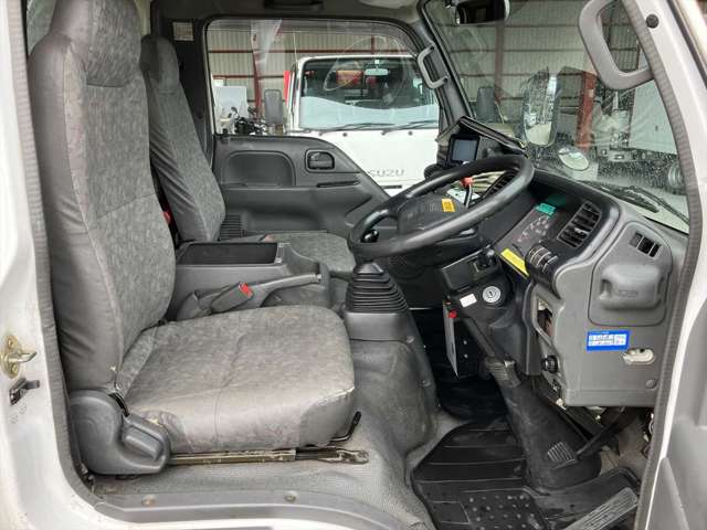 Isuzu Elf 9