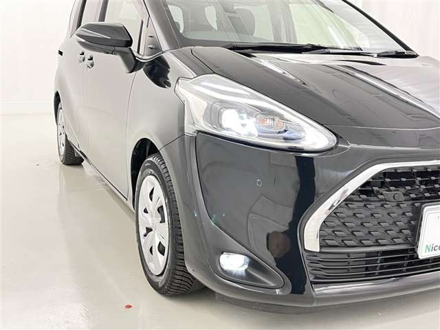 Toyota Sienta 8