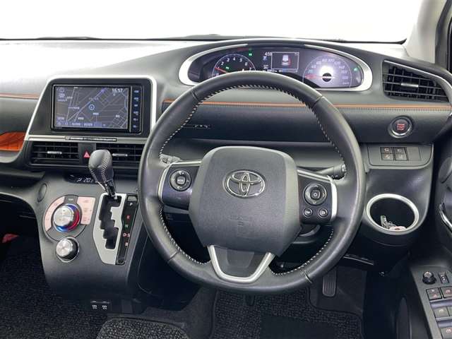 Toyota Sienta 9