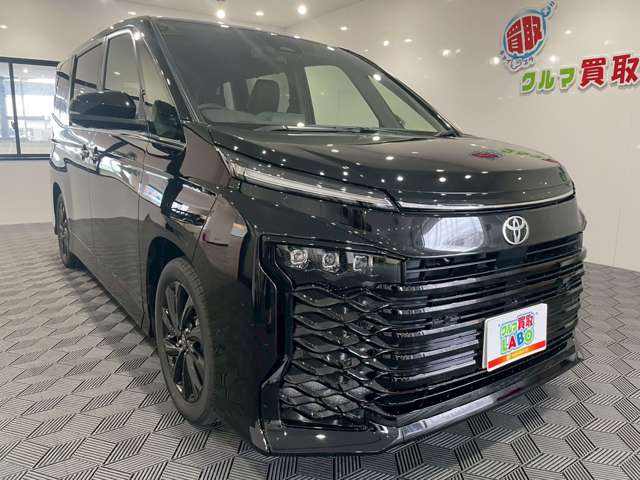 Toyota Voxy 11