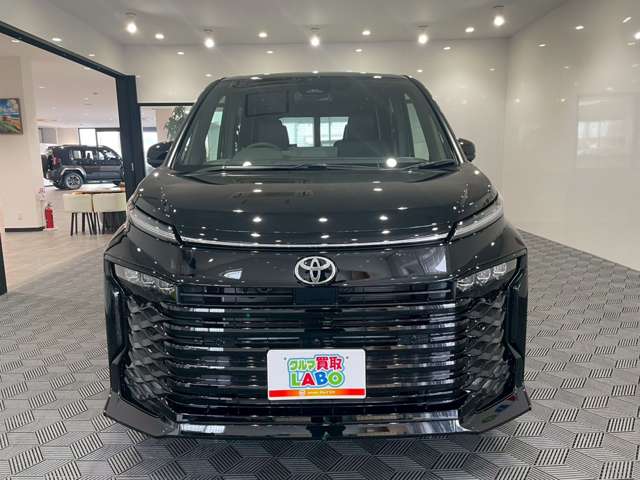 Toyota Voxy 4