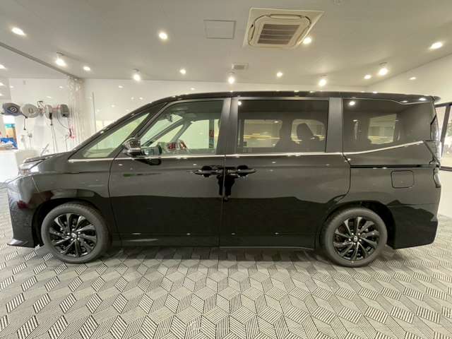 Toyota Voxy 6