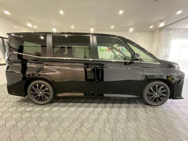 Toyota Voxy 10