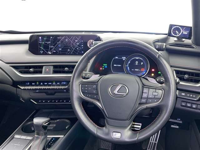 Lexus UX 9