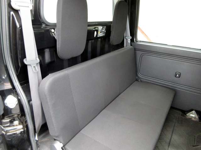 Daihatsu Hijet Deck Van 11