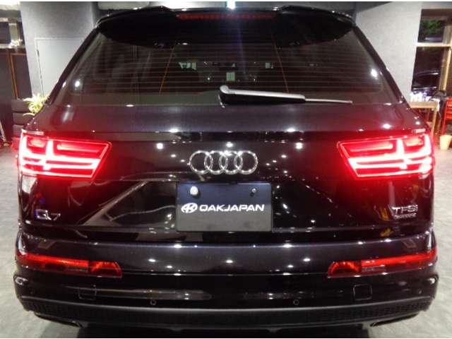 Audi Q7 11