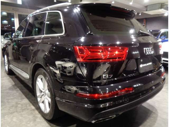Audi Q7 4
