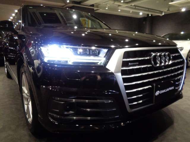 Audi Q7 6
