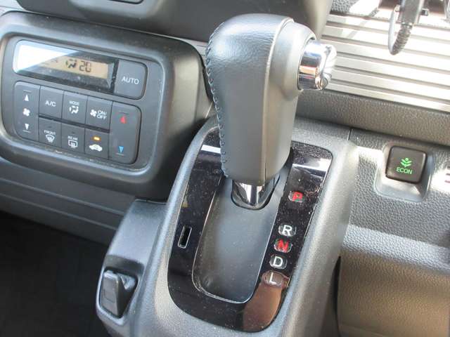 Honda N-VAN 11