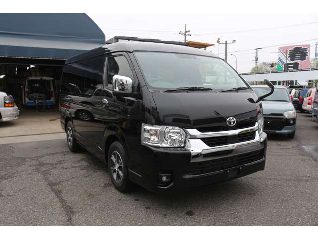 Toyota Hiace 2