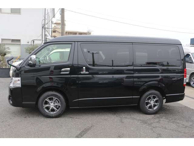 Toyota Hiace 6
